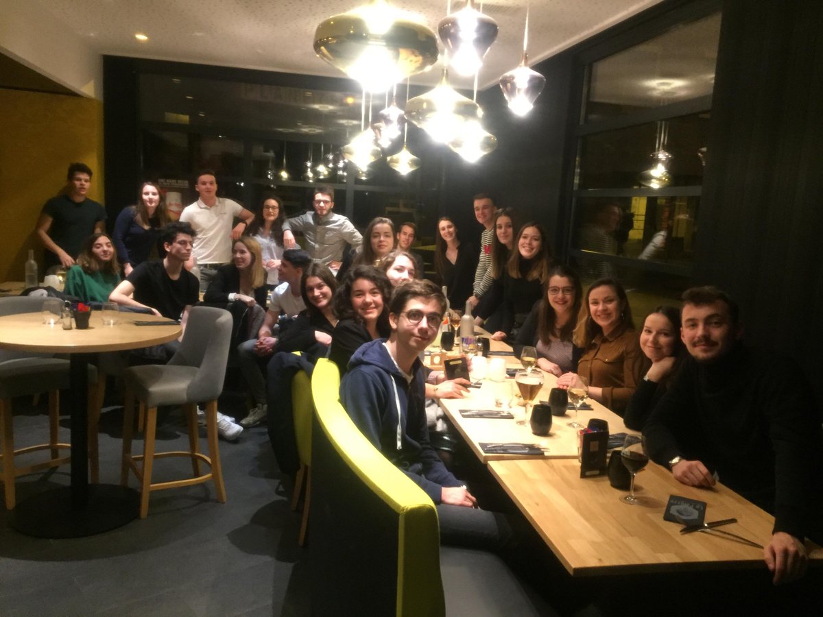 wind_armor's tweet photo. Hier soir les Win'd Armor ont accueilli les successeurs de ce projet autour d'un repas ! 🍽️ https://t.co/546eIMWyMG