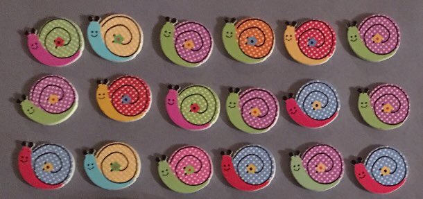 MakeMathsCount's tweet image. #BitesizeCPD today focused on the powerful image of an array to understand multiplication and division. Use buttons, counters, objects, pebbles, shells, leaves, Lego, dotty paper... when using an array, the relationship between multiplication and division is highlighted