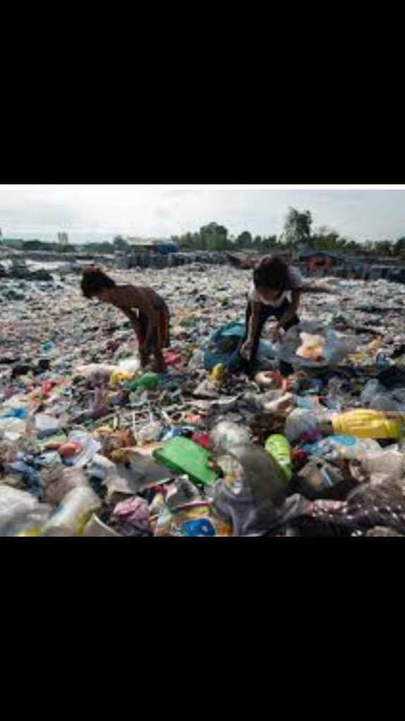 Dünyanın insandan başka anlamı yoktur. Hayat anlayışımızı kurtarmak istiyorsak, insanı kurtarmamız gerekir.