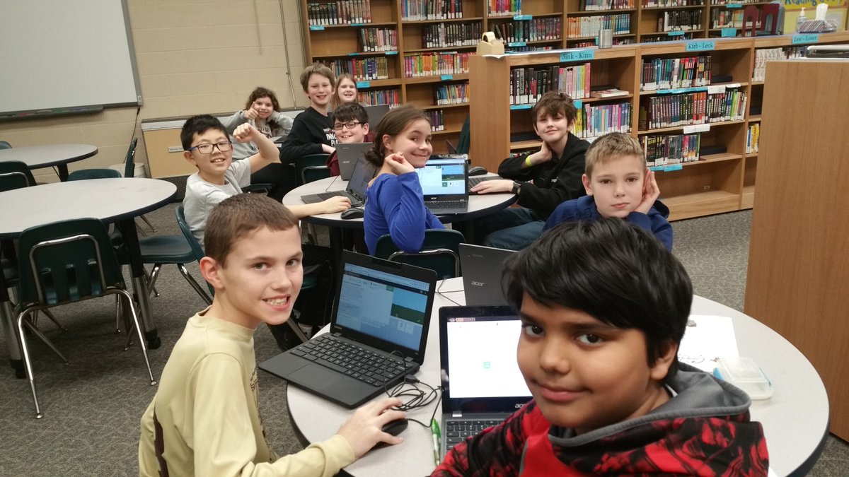 LakeviewLMC's tweet photo. First of our Code Rush teams to start hammering away at some good, solid, fun code as part of @CodeMonkeySTU's #coderush18 competition. Go Lakeview! @SMFSchools @LakeviewLoop #codemonkey #coderush #publicschoolshoutout https://t.co/k8G7CxrqOT