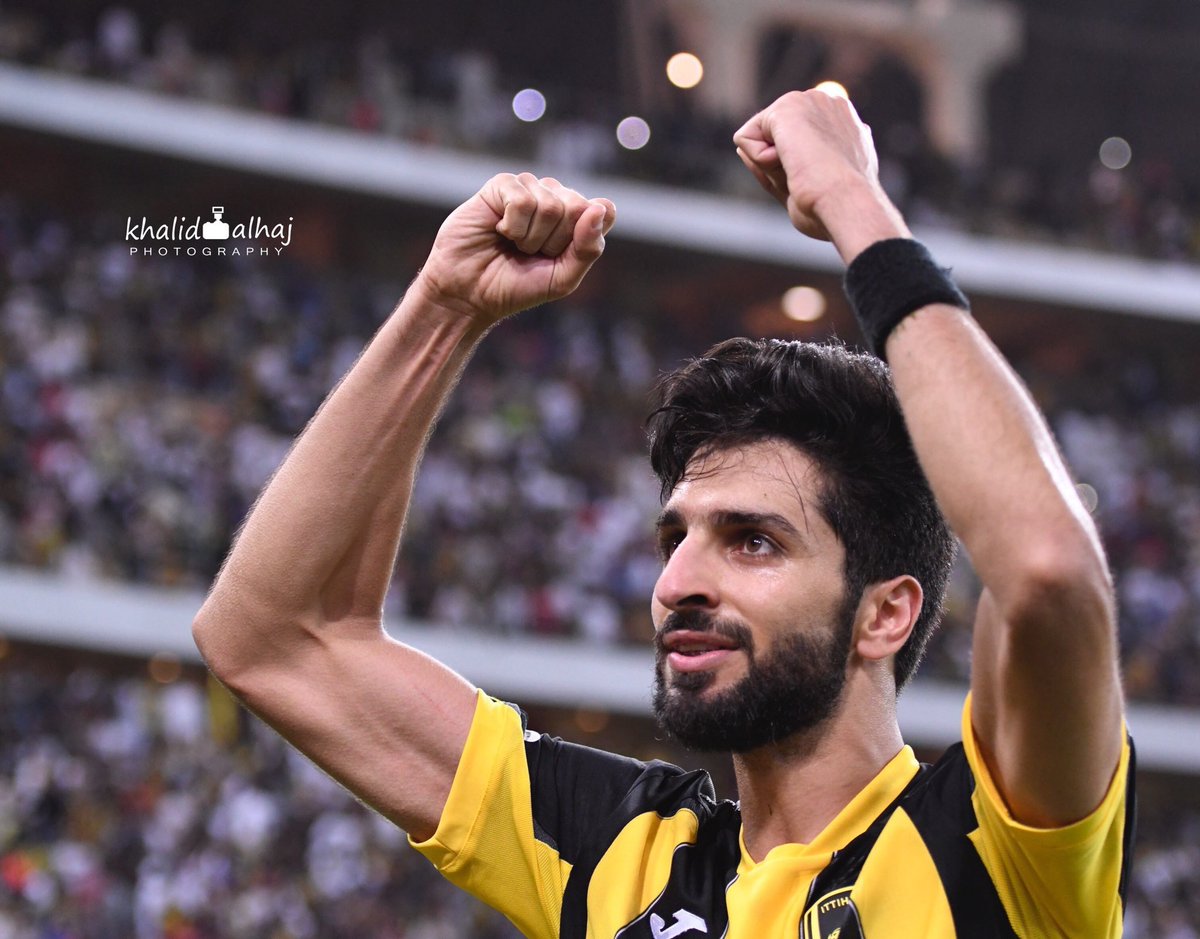 zaki_mahmood's tweet photo. فهد الانصاري من مباراة الهلال .. رجع لنا ابو صقر اللي نعرفه 

روقان وسيطرة وهدوء وتركيز وربط مميز بين الدفاع والهجوم بامتياز

في الظروف الصعبة تبان معادن الرجال

كبيييير يا سقراط 👏😍 https://t.co/l1e8A4v9XB
