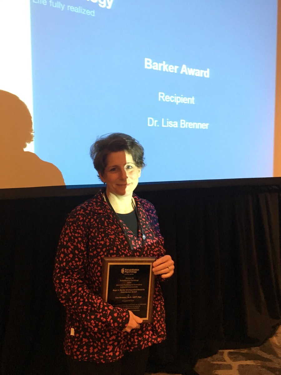 drlmbetthauser's tweet photo. Congrats to Dr. Lisa Brenner @LisaABrenner on receiving the Barker distinguished research contribution award!!! #RP2018 @APADiv22 https://t.co/SwdG1boWQl