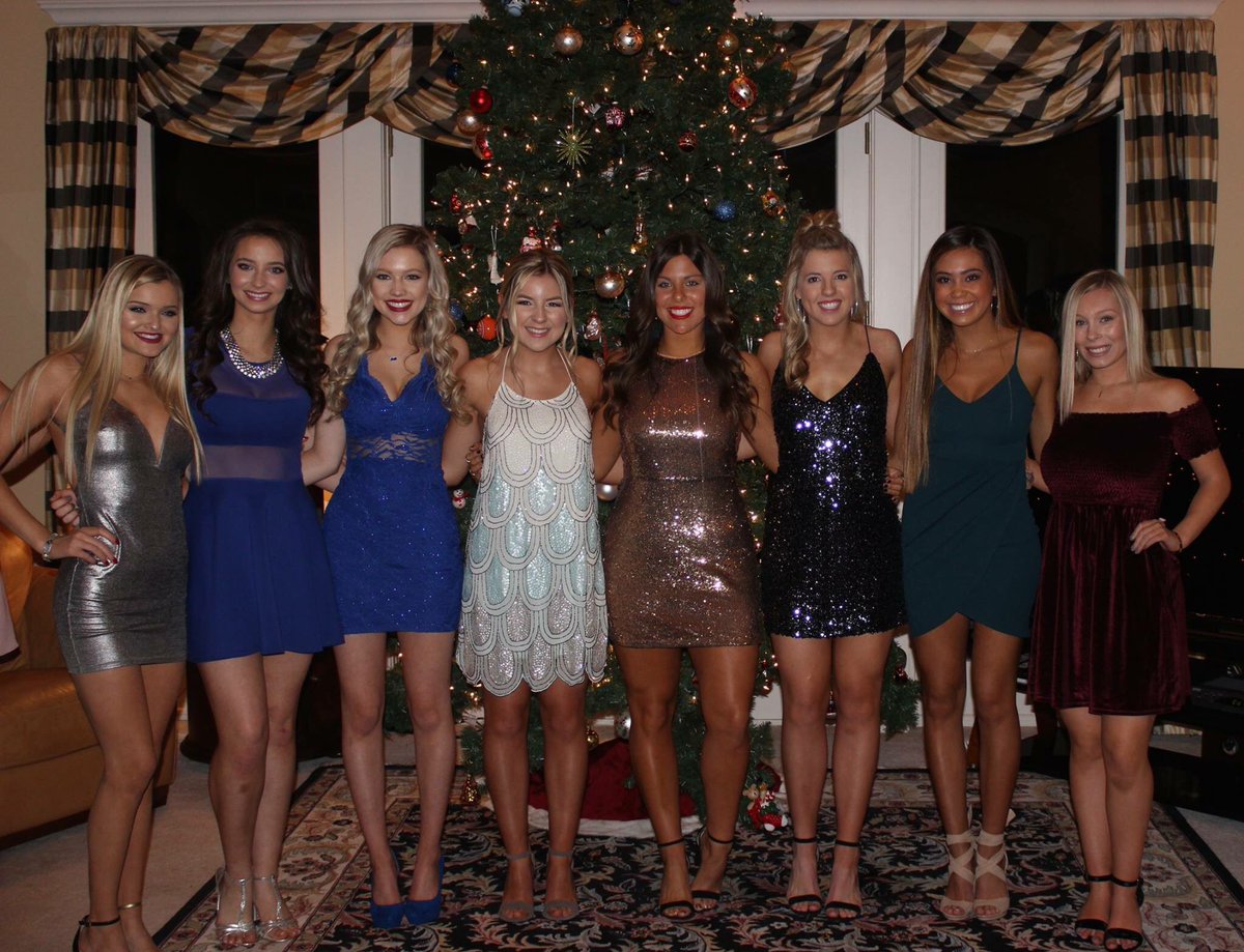 Come out and support our awesome senior cheerleaders and players for senior night!! Girls game <a href="/6/">Adrián Lamo</a>:00 and boys @7:30 #bvwfamily ❤️🎀