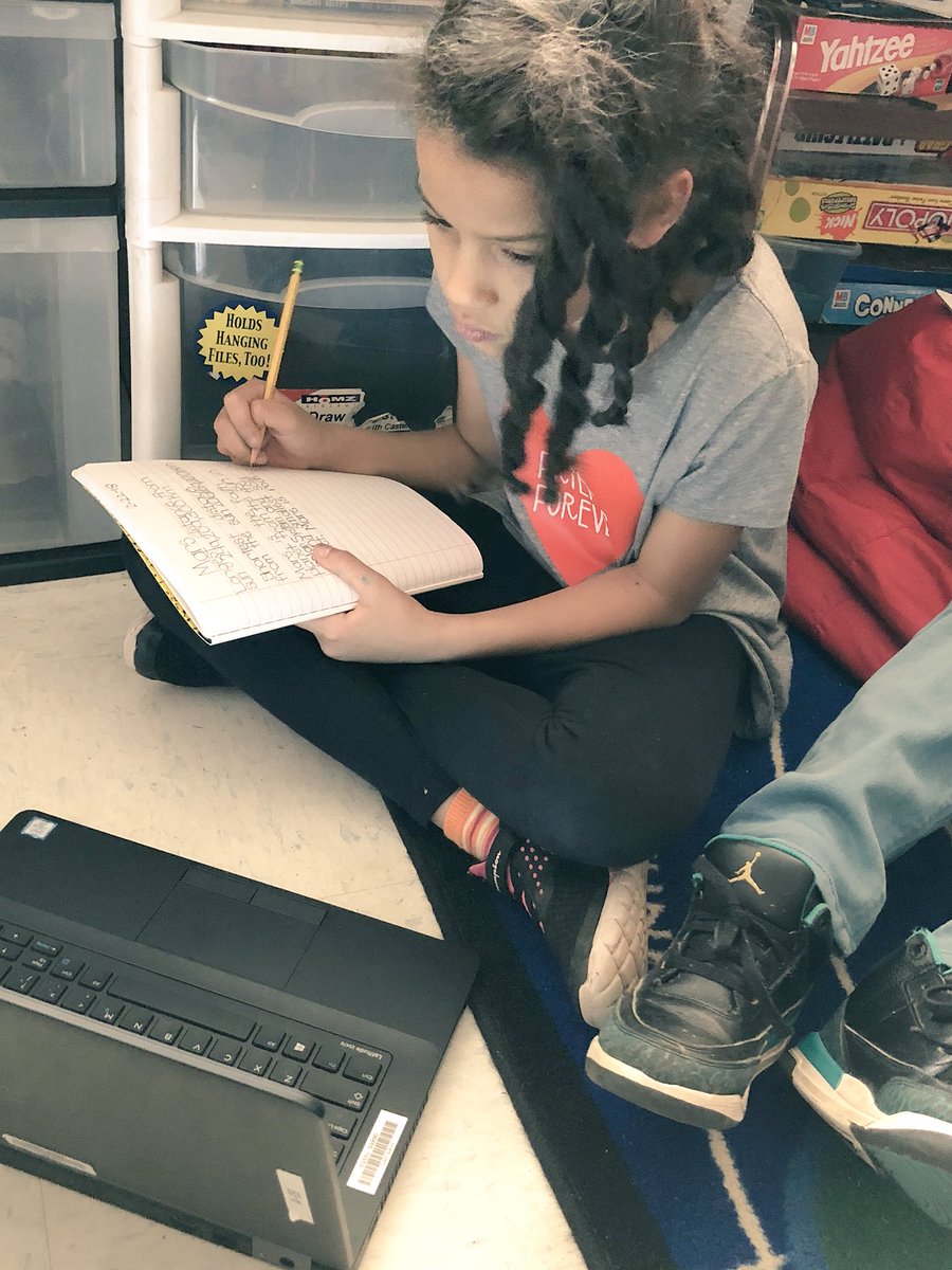 crgildea's tweet image. We are reading with curiosity and wonder today for our research projects! #literacy #multiplesources