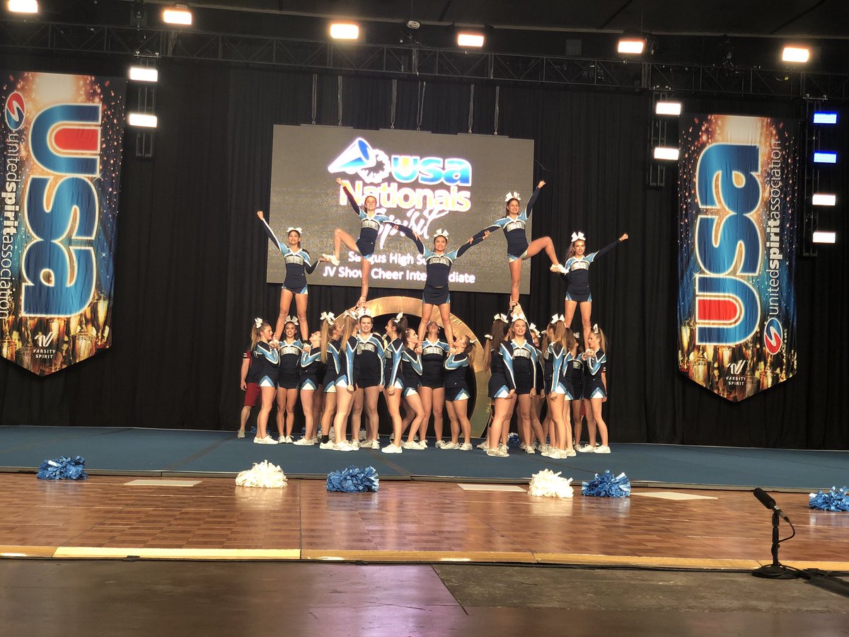 Performances just kicked off in the main arena! Follow the JV Show Cheer Intermediate division on #VarsityTV! tv.varsity.com/events/6049638…