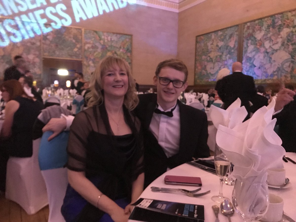 danhuxtable's tweet image. Here at the Swansea Bay Business Awards 2018
#swanseabaybizawards2018 representing Fightwear Store UK and as always representing my uni @UWTSD