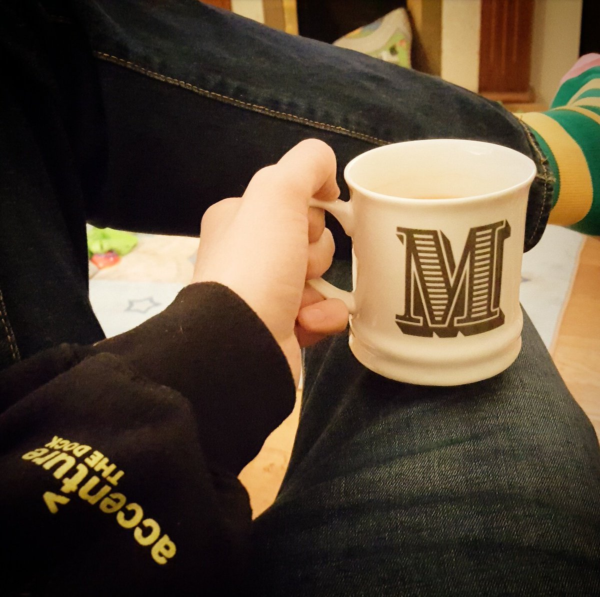 ekayi_'s tweet photo. I've got my #DockSocks my @AccentureDock #HackathonHoodie and a fine #CupánTae! What more could you want to keep warm on a chilly night? 😊 #ComfortZone https://t.co/Elirloplfw