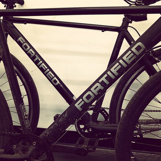 FORTIFIEDbike's tweet photo. Dirty=Well Loved #rideyourbike #bikelove .
.
.
#commuter #commutebybike #bike #photooftheday #bikethief #bikelife #bikesofinstagram #bicyclesofinstagram #instagood #betterwithbikes #bicycle #love #cycling #winter #bikedesign #beseen #thieves #bikeporn #b… https://t.co/dkqLKdxWKv https://t.co/ljYrt8G6nc