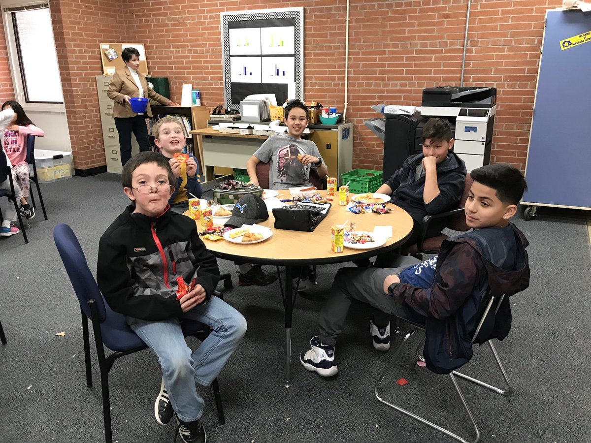 APSalvarado's tweet photo. Celebrating our ALLSTARS at the principals challenger lunch. These students demonstrate kindness and academic excellence. #adayinschool @ABQschools @APSLZ3 https://t.co/p8BNy3z2CK