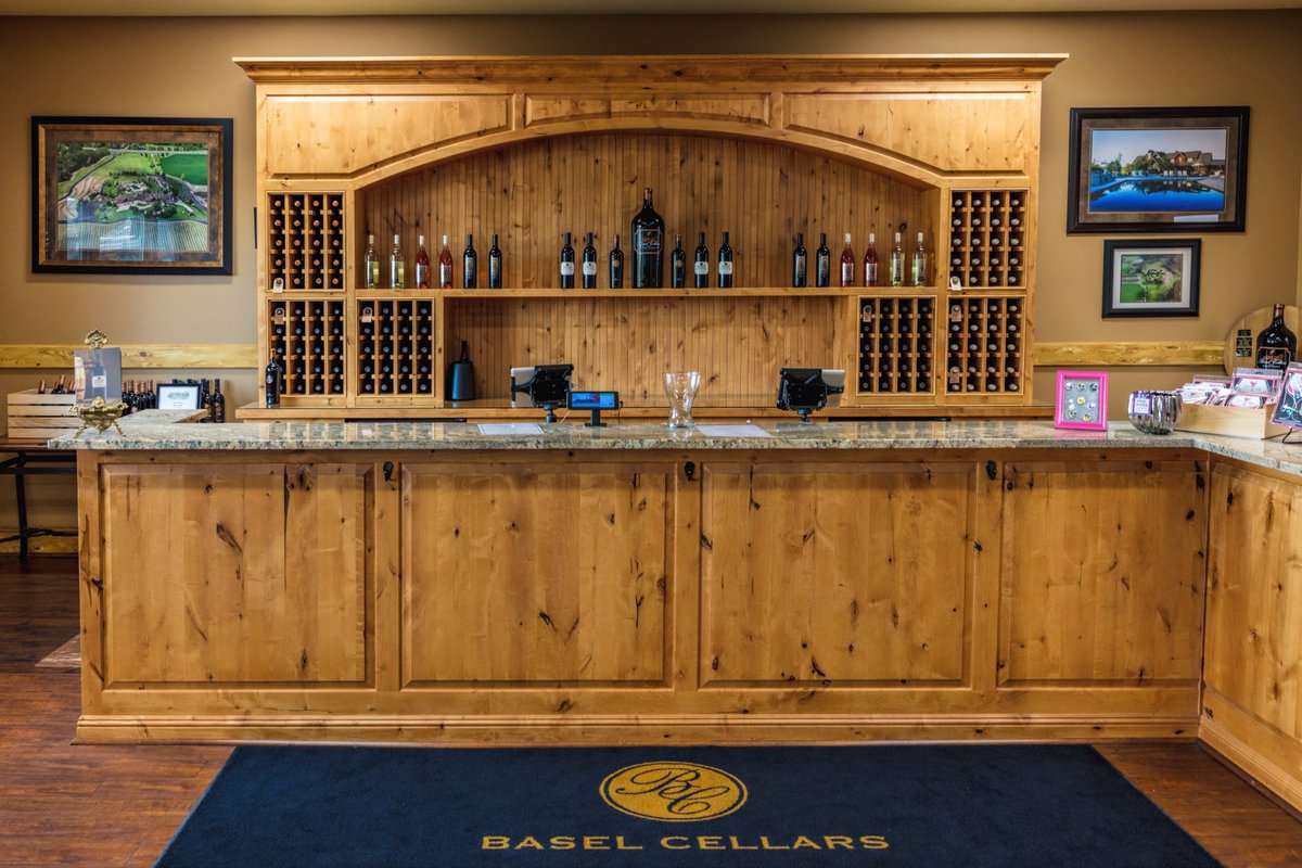 We've got that Friday feeling. Come out to our tasting rooms, say hi, and taste our lineup. Cheers to the weekend!