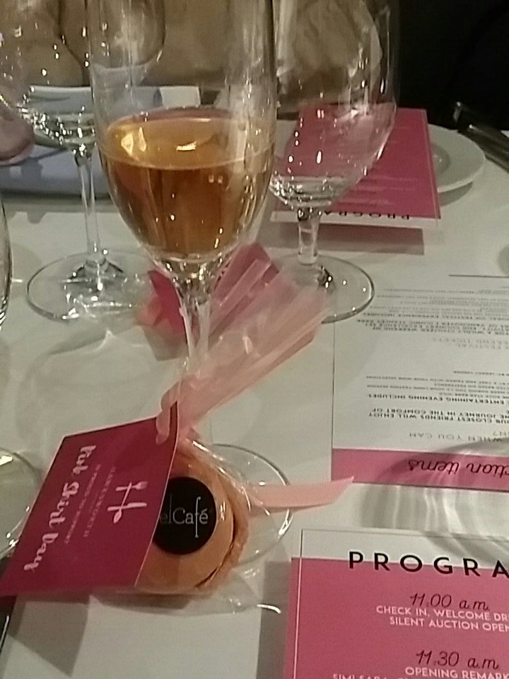 PaperNic's tweet image. Wait... this was the pink money shot pic #pinkluncheon