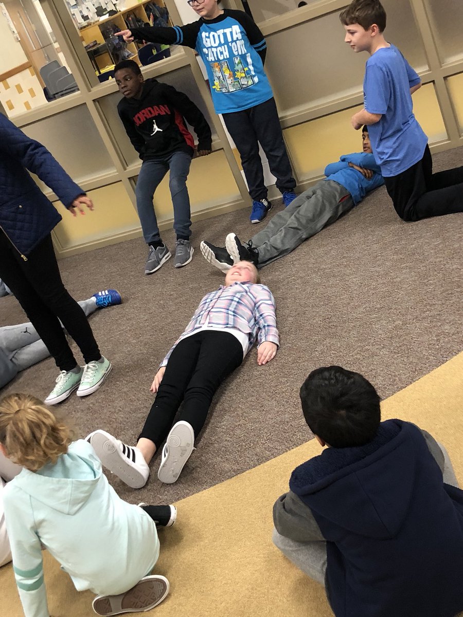 sara_bagby's tweet photo. 5th graders are making a human fence. What happens when there are changes to the environment? @HospElementary @MrsCampos5th @PrincipalElse #LearningAreas https://t.co/7sa0g653IG