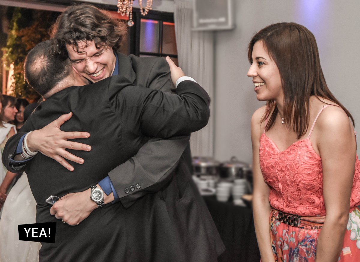 YEAProductora's tweet photo. @YEAProductora ¡Viva el #amor! Demostrarlo, abrazarlo y compartirlo, de eso se trata la vida y nosotros lo mostramos en estas fotos. YEA #Fotos #Boda #Amor #Amigos @EspacioAzalia https://t.co/iuSMiAf9sy