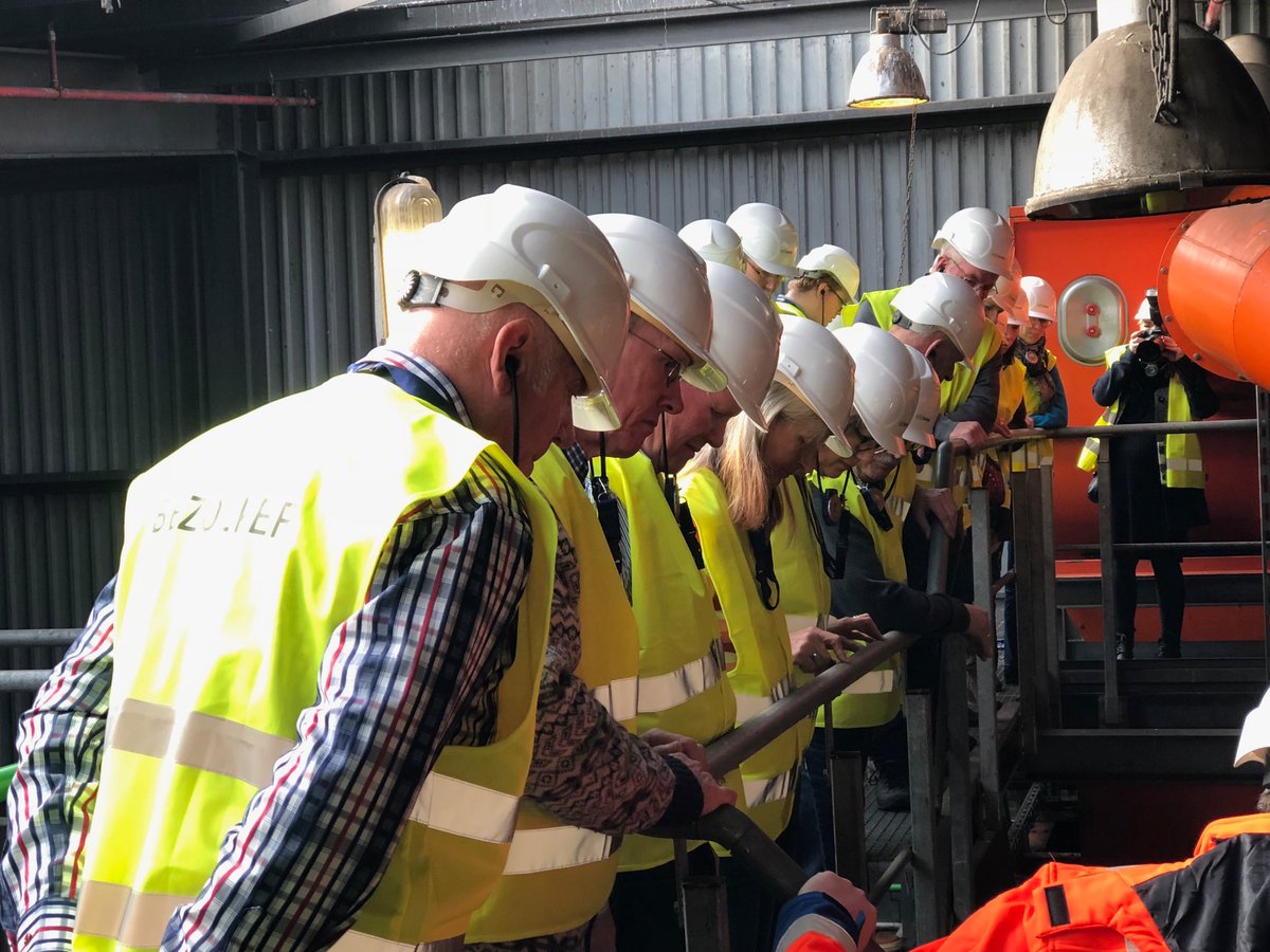 Werkbezoek Suez. Enkele inwoners van Uitgeest bezoeken, op uitnodiging van de gemeente, de sorteerinstallatie te Rotterdam. Aandacht voor verwerking van PMD.