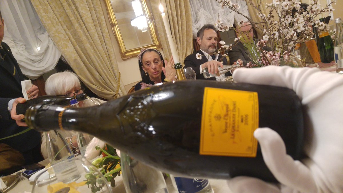 LaConsiglieria's tweet photo. #23febbraio18 serata @VeuveClicquot #chef #KatiaMaccari 1* @guideMichelinFR #ISalotti @villapatriarca #Bcena @anboemo @IlMattinoFoggia https://t.co/0Z4yGZnklG