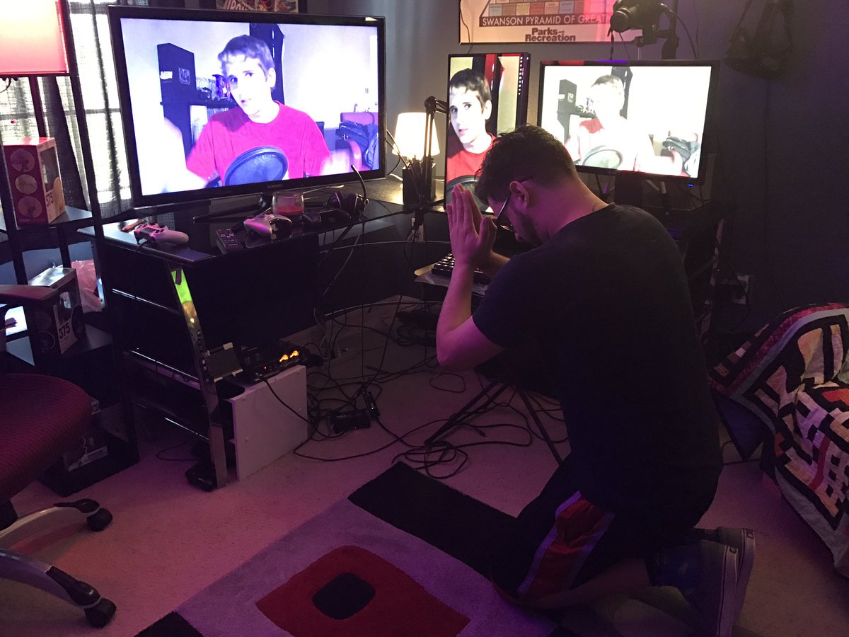 SlyFoxHound's tweet image. Today I need all the blessings from my true inspiration to play Soul games!  Ill be playing Dark Souls 3 for the first time!  I miss you but you are always in my heart and I will beat the game in your name, AMEN! @SSoHPKC