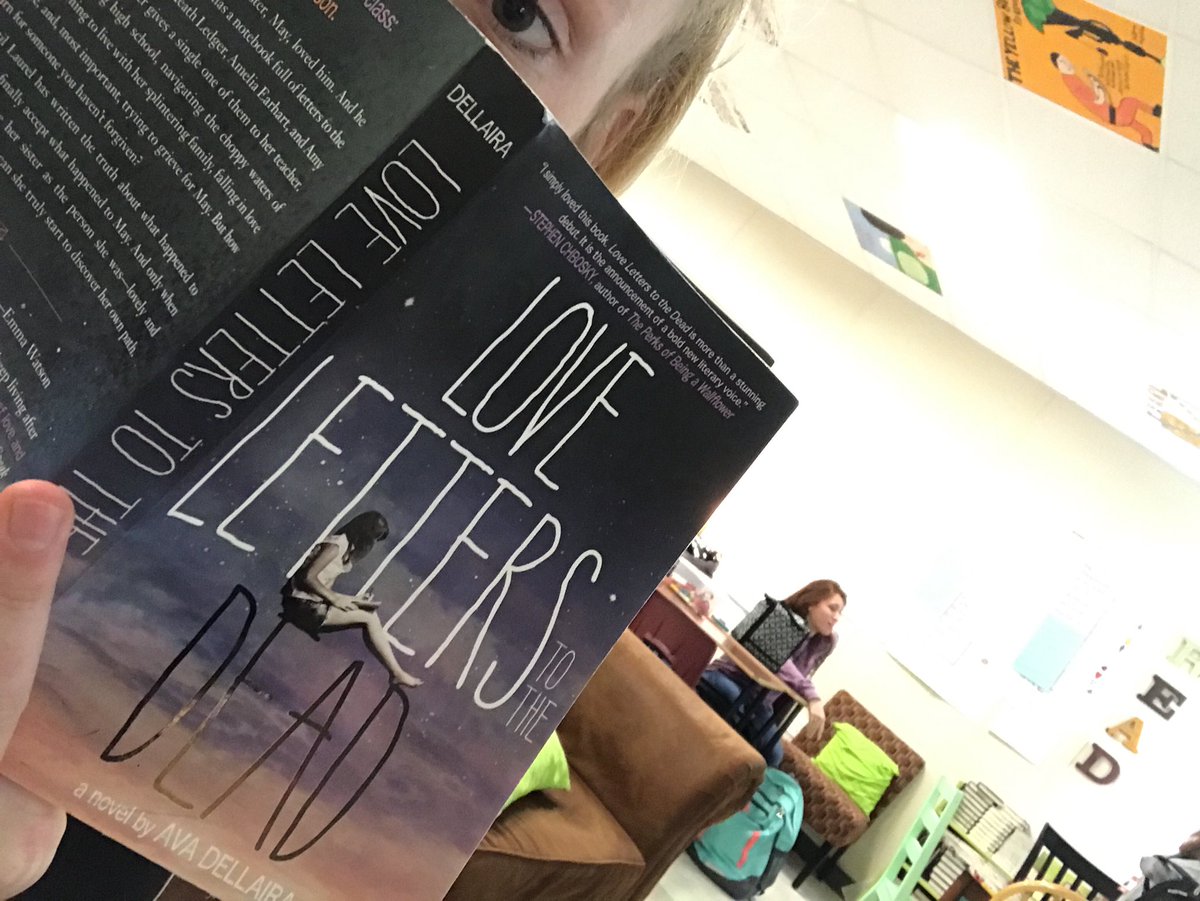 clarag12345's tweet photo. Being scared of love because something you loved died, and you wont ever get it back ..but how do you manage when no one knows the pain you’re suffering? By writing Love Letters To The Dead. @avadellaira #FarmersREAD #FridayReads #MsRassClass @MrsRass https://t.co/ISOPC6Ia7J
