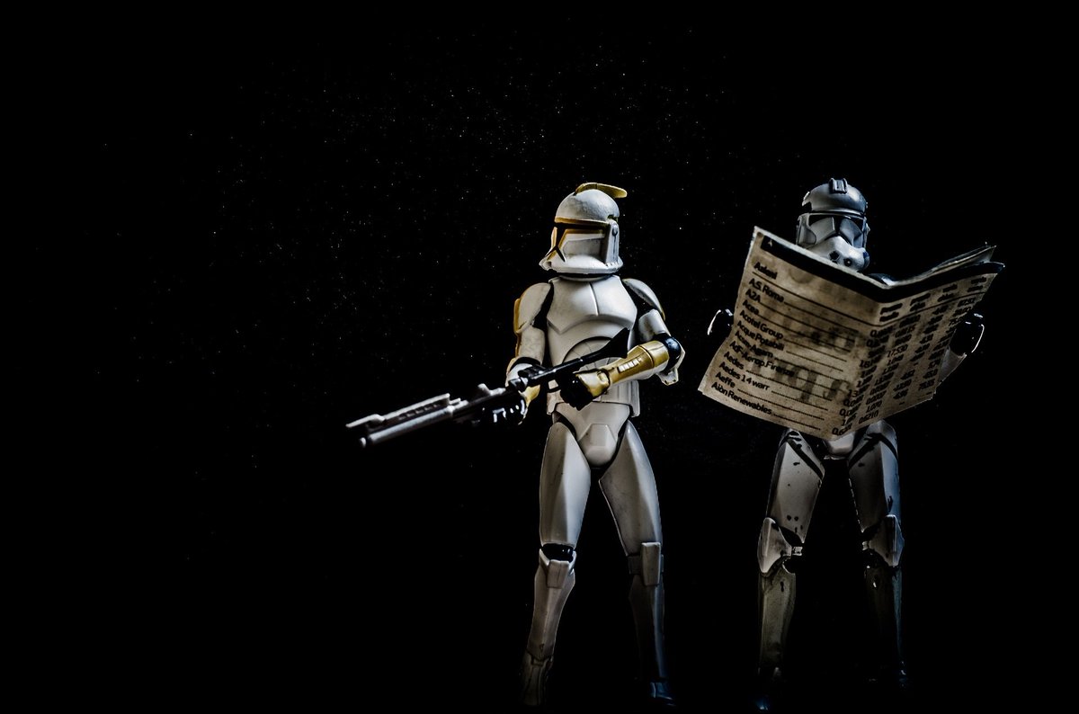 wordsandmore1's tweet photo. #buonaserata con #VolevoessereunoJedi, raccolta quasi seria di #Anedotti e curiosità sui #film della saga di #StarWars. I retroscena di #GuerreStellari svelati dal #gamer @matsuteia in un volume da #leggere tutto d'un fiato. In #PreOrder su @AmazonIT- https://t.co/dhuoM80avu https://t.co/DJLvvVqBOp