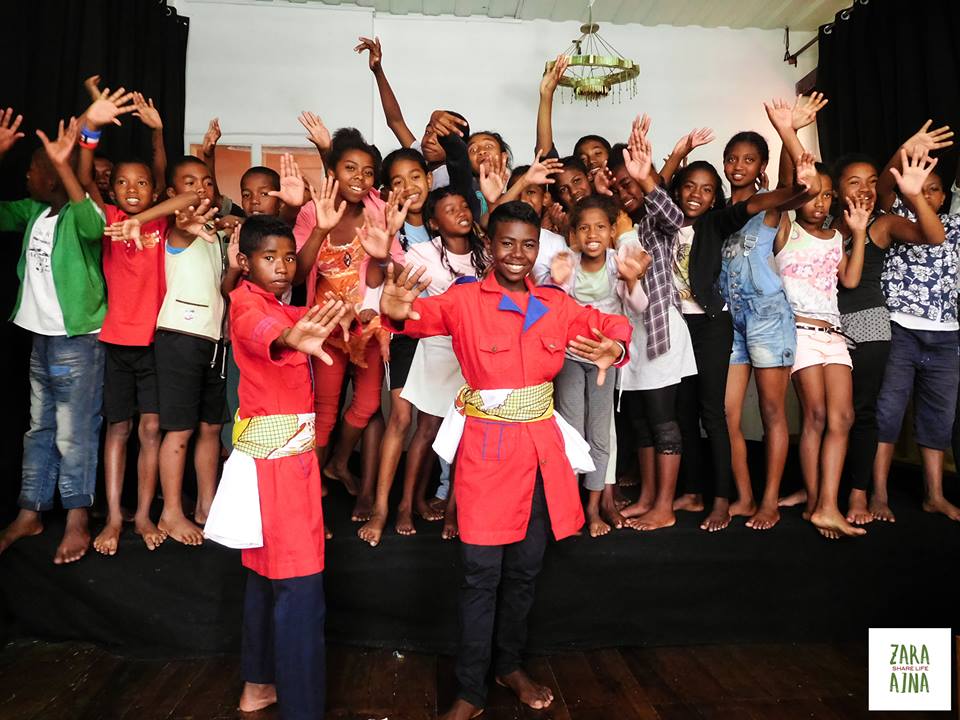 Not only have our kids in Madagascar been exposed to guest musical artists recently, but to dancing guests as well! Malagasy traditional dancers shared their skills with our students, and they had an amazing yoga session with practitioner Raja Sabra. What fun!