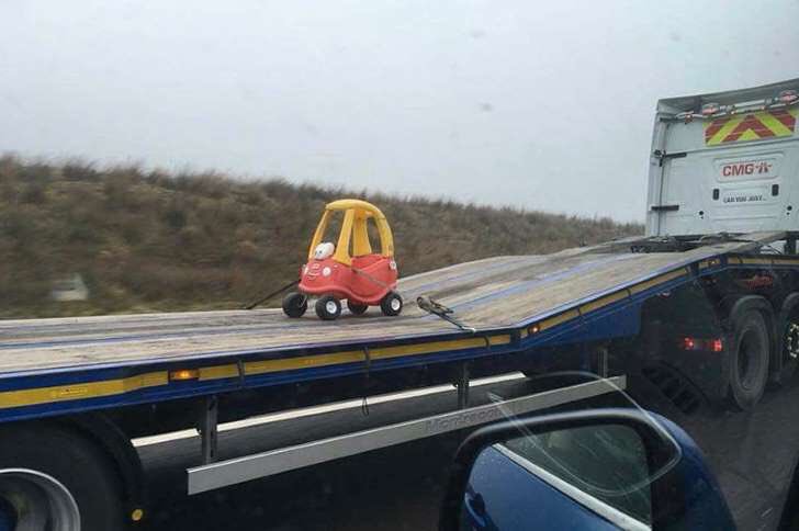 willyfergo1's tweet photo. Guess who got their car impounded for no tax no MOT and no insurance and had the police tow it away on the motorway🙈😬 https://t.co/9a0YaRZIgj