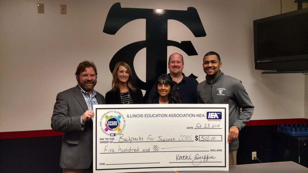 jennarpjamieson's tweet photo. Thank you @ieanea for the SCORE Grant and thank you @CCHS165 for the amazing opportunity to give back to students in our community. #BeKind #HelpOthers #GiveBack #ProjectKindnessBook https://t.co/5ntZMnndNp