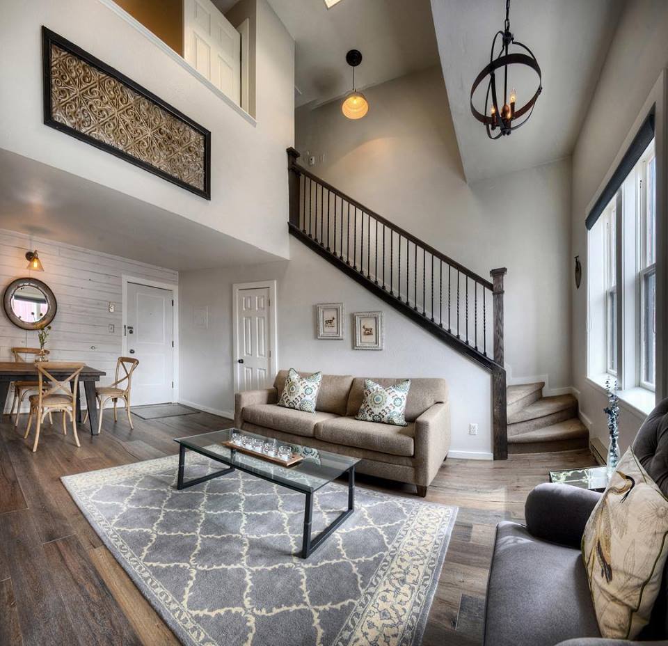 TripsInRentals's tweet image. For those of you who haven’t added #Durango to your map of places to visit in #Colorado, we highly recommend adding that pin 📍 and bookmarking this page! Check out this adorable condo in Old Town Durango! For pricing and availability → tripsin.com/colorado/duran… @TripsInColorado