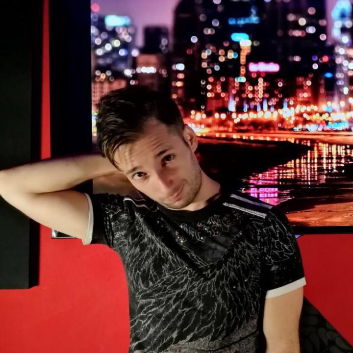 jacser's tweet image. ¡Ven y disfruta conmigo!  en #BIGOLIVE. bigo.tv/sid/2236643347…