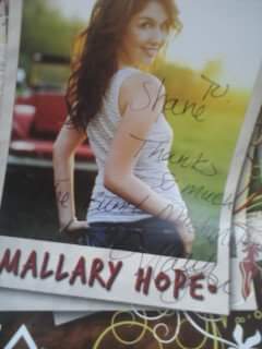 shuggamusic90's tweet photo. @US101 you @mallaryhope @TNAquarium #Chattanooga #FlashbackFriday I never forget a gorgeous young lady ❤️ https://t.co/0UavjwkFLZ