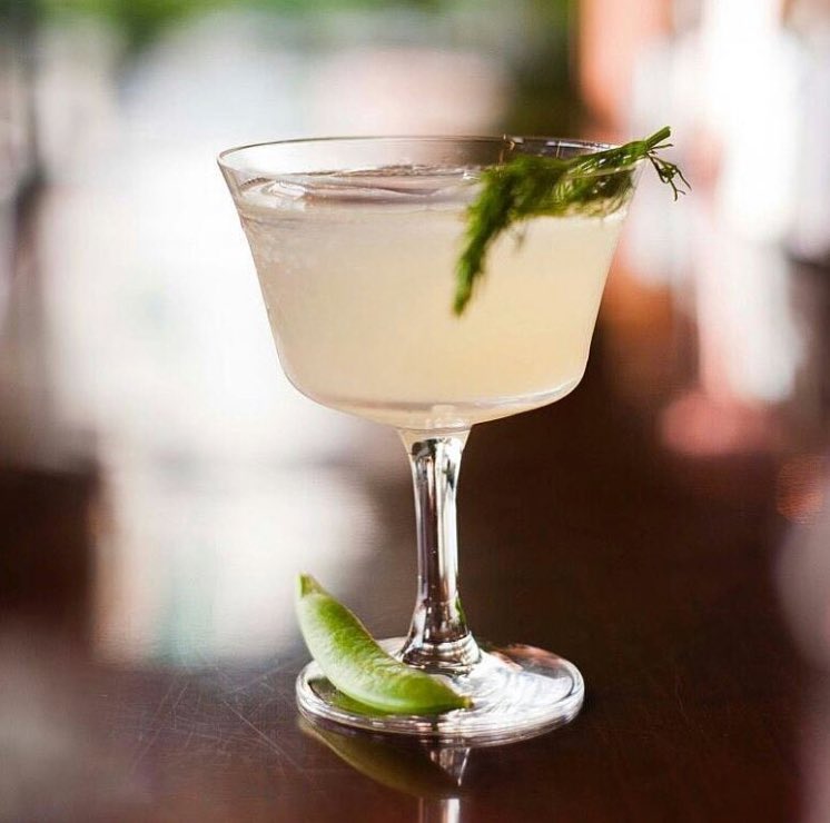 Simonbartender's tweet photo. “Kaori” is a refreshing cocktail combining Junmai Sake, @StGermainDrinks , Yuzu, Celery bitters, Sweet Peas &amp; Dill. Make your way to @FourDegree to try one of these beauties! P.S. rumours says the food is great too 😎
•
#cocktailsinlondon #blueumbrella #kaori #4degree #vauxhall https://t.co/mrzAyWNPDA