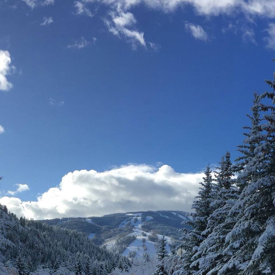 TripsInRentals's tweet image. It seems as though everyone in #Colorado has #snow for this #weekend! 
Whichever Mountain you choose, TripsInColorado.com has your lodging options! @TripsInColorado #TripsInColorado #TripsIn