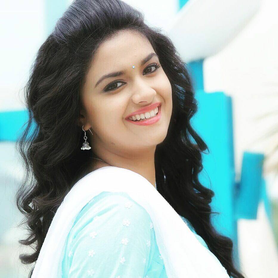cinedaddy's tweet photo. #KeerthySuresh 😍😍😍 https://t.co/D729BYyaCJ