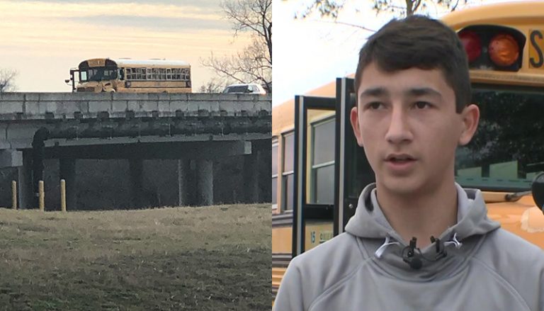 NiceImagesTop's tweet image. After The School Bus Started Swerving Dangerously, This Boy Decided He Needed To Take Drastic Action dlvr.it/QHb4Qj