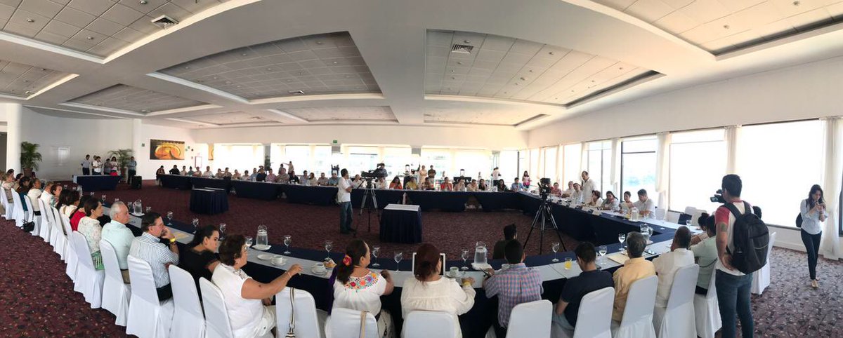 Durante la VII Reunión Nacional de Información sobre la Comida Tradicional Mexicana como Patrimonio de la Humanidad. 

CONOCER, SECULTURA y CCGM firman convenio para certificar a cocineras tradicionales de México. 

#Acapulco
#CocinaTradicionalMexicana
#MásCultura