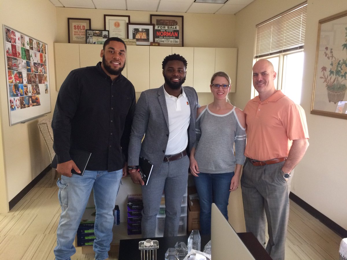 poolioo's tweet image. Had an amazing day learning the ins and outs of real estate with @hnrealtors. Thank you @Falcons_PA for making this possible! #FalconsU #MaximizeNow