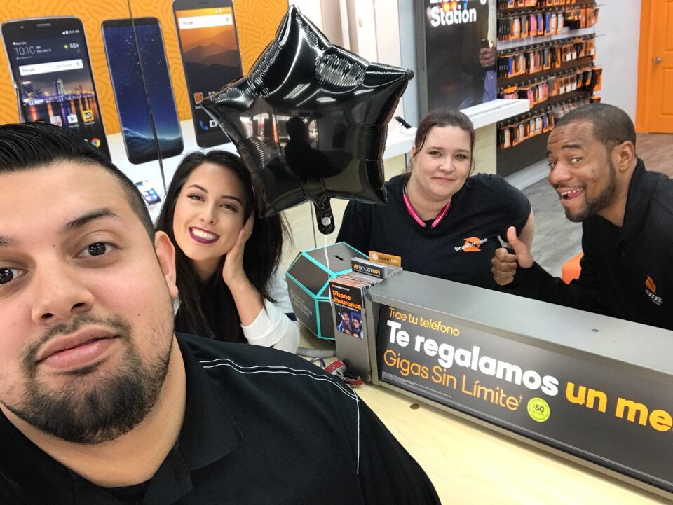 elterevanspg's tweet photo. Out Hitting MML Doors With Xfinity...Thanks For The Ride Along Comcast...#FunTimes #HouTax18 #BoostNationEvent #BoostNation @MML502NORMANDY @MML509UVALDE @MMLWIRELESS https://t.co/KRgToeP6oR