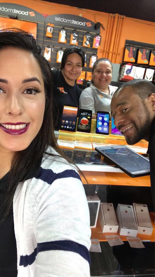 elterevanspg's tweet photo. Out Hitting MML Doors With Xfinity...Thanks For The Ride Along Comcast...#FunTimes #HouTax18 #BoostNationEvent #BoostNation @MML502NORMANDY @MML509UVALDE @MMLWIRELESS https://t.co/KRgToeP6oR