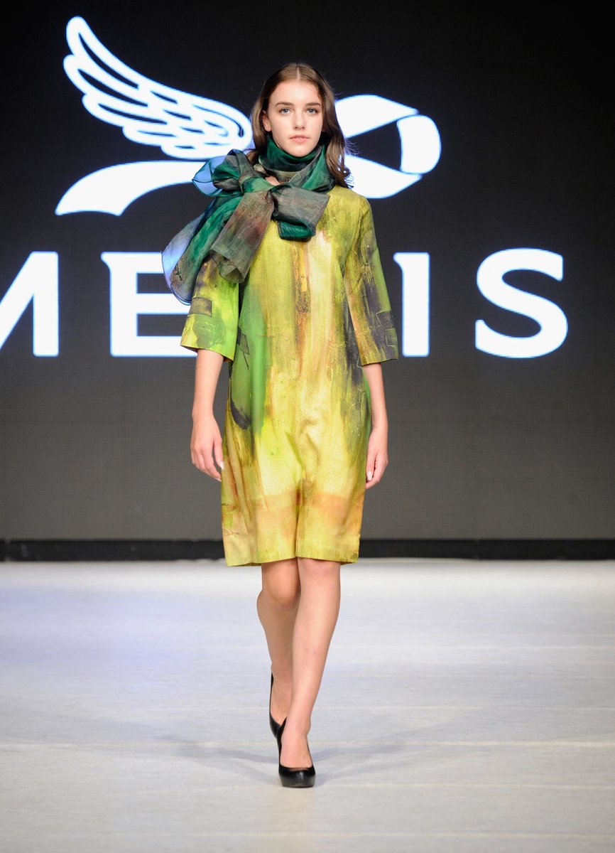 Vfw Japan على تويتر Flashbackfriday Ss18コレクションに出場した韓国発のブランド Mezis フェミニンでエレガントなドレスがとても印象的 Mezis Korea Canada Vancouver Vancouverfashionweek Fashionweek Runway T Co L5dbnpxzmm