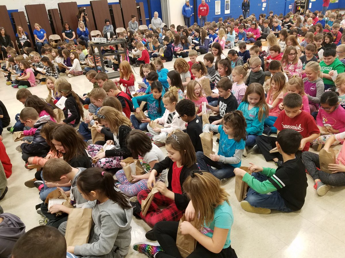 huntmrbriggs's tweet photo. Trumpet of the swan kick off assembly.  Thank you for your amazing time and work Mrs. Spicuzza!! #brunswickpride https://t.co/EGcKZuQdOc
