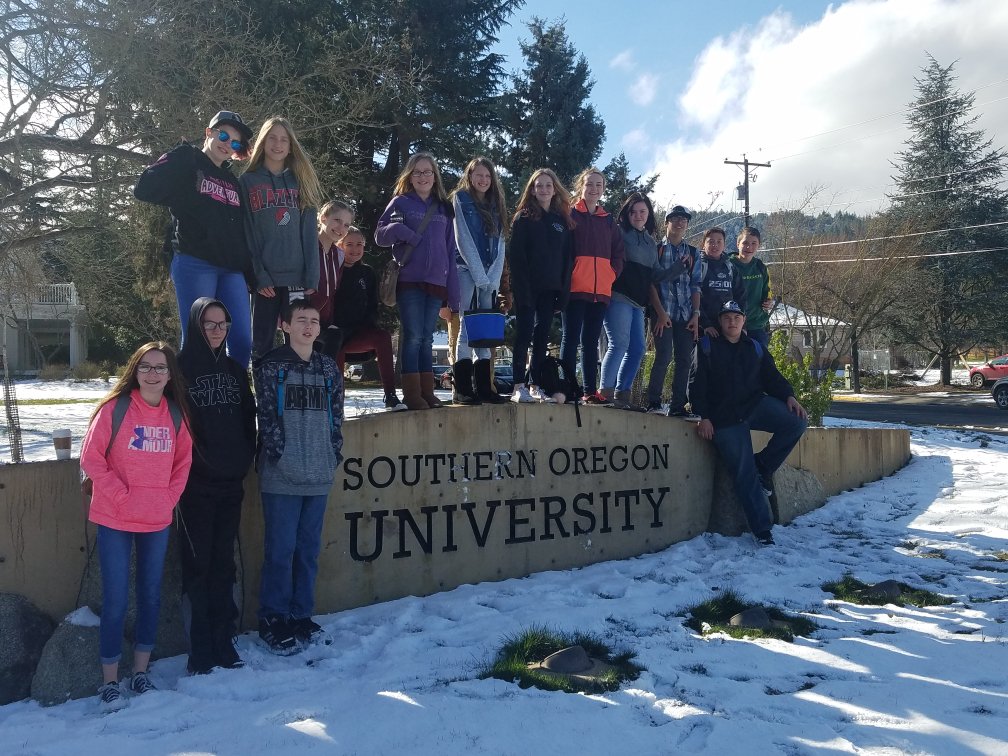 isacksona's tweet photo. Shady Cove 7th Graders #SCS #AVIDcollegetrip #EPSD9 https://t.co/BdnqzkaWtV