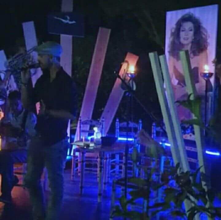 seluvivas's tweet photo. Bonito y maravilloso concierto homenaje tributo a la jurado y repaso de últimos temas del último trabajo musical.
#BuenaMusica #BuenArte #Sevilla #Artista @seluvivas
#LHM49 #Marketing #ComunityManager
Se busca: buen #ManagerMusical
#Rt #Influencer
ABIERTAS CONTRATACIONES 2018 https://t.co/9J9Wwc9Kky