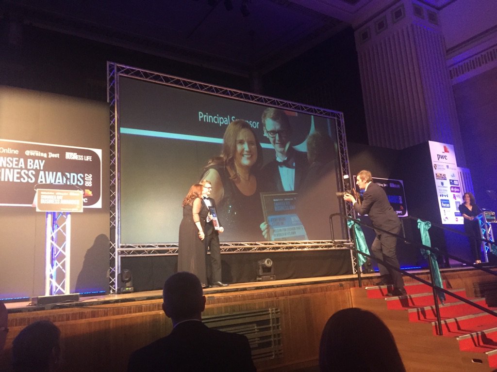 AndyPena's tweet image. Whooo hoo @danielhuxtable - winner!! #swanseabaybizawards2018