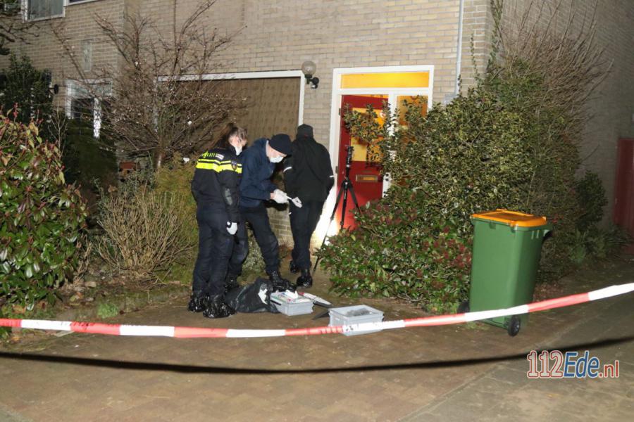 🚨 Gewonde aangetroffen in woning aan de Loevestein 112.press/QHbHCn #Ede #112Ede https://t.co/LIZCRV2km1