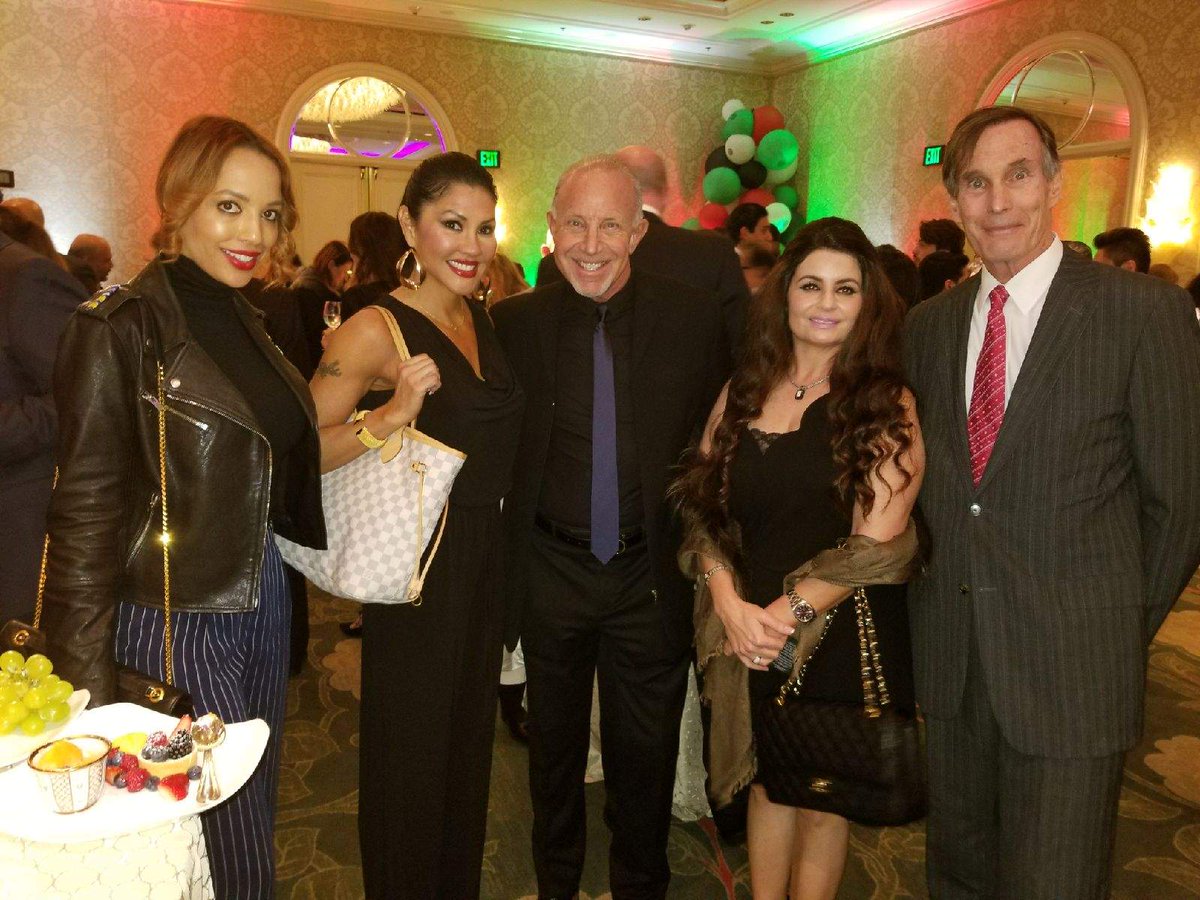LaurenceRifkin's tweet photo. Had a wonderful time last night celebrating Kuwait's independence with the Consul General at his event at the Four Seasons, with Mia St John @DrJonPerlman Jon Perlman MD Meagan Jayne πβ‘οΈ and Meada Kapour. #suite1200 #beverlyhills #cosmeticdentist #kuwaitindependence #dentist https://t.co/2W99fvSHxN