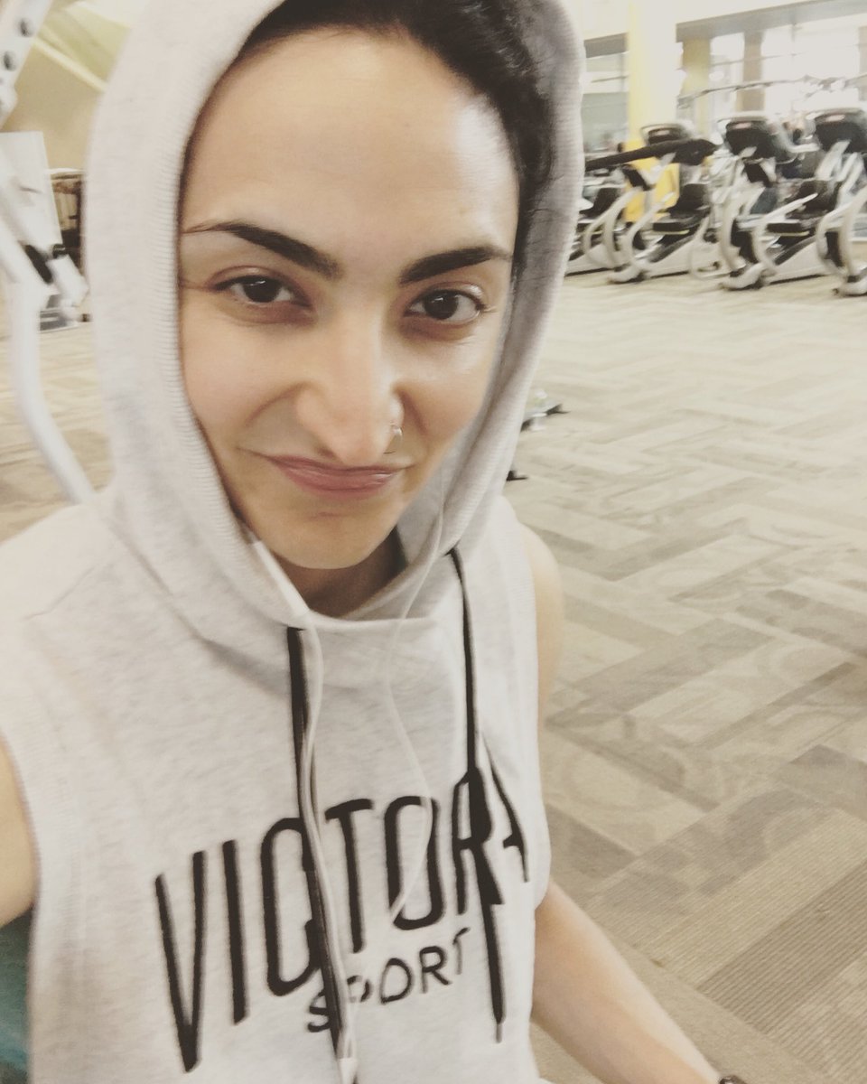 NikkiFITGlobal's tweet photo. Gym Time #SupperFoods #Fruit #Visualize #Magic #Grind #TrainTime #HighVibes #Love #RawVegan #RawLife #Peace #Joy #vibrant #Happiness #SelfLove #Zen #Balance #VegansAreSexy #wellness #FitLife #NewSeason #TrainLife #vibrant #Yoga #Feel #Be #Explore #HigherSelf #NikkiFit #NikkiFit https://t.co/SDkxSHIWW5