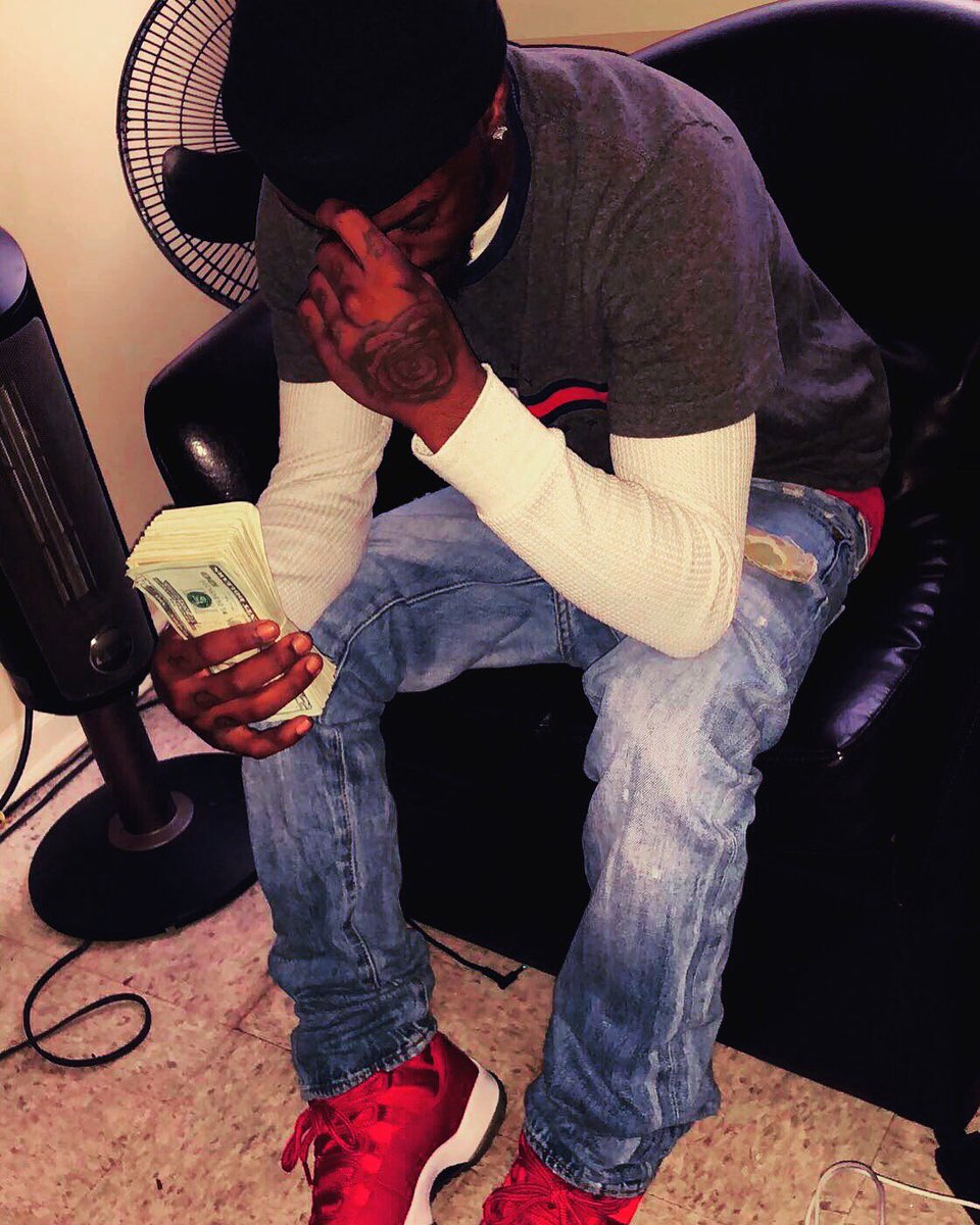 Dapperdan730's tweet image. 😅🤑