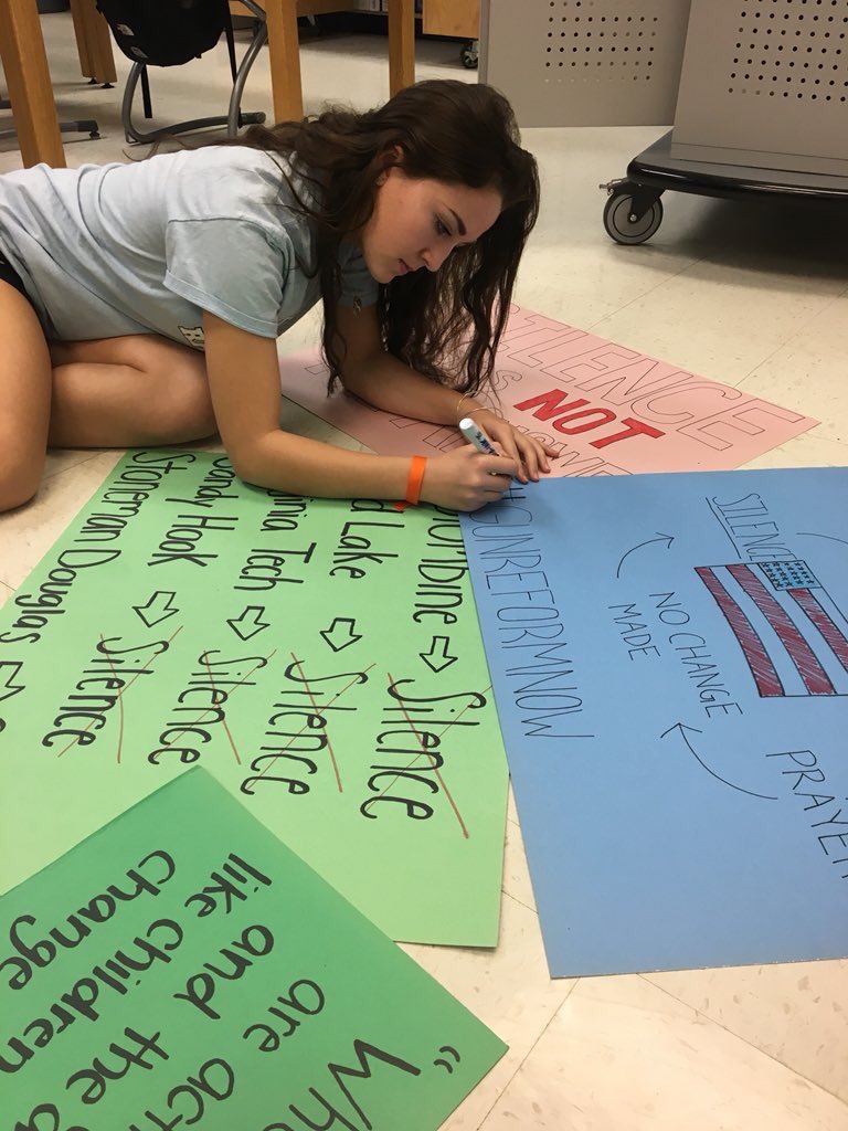 studentswalkout's tweet image. I wouldn’t be surprised if I had a thousand messages in my inbox. I am currently compiling pictures, connecting reporters with students from across the nation, and reading your stories.
This movement is so much bigger than you think!🗣
(Photos from Virginia, Alaska, and Michigan)