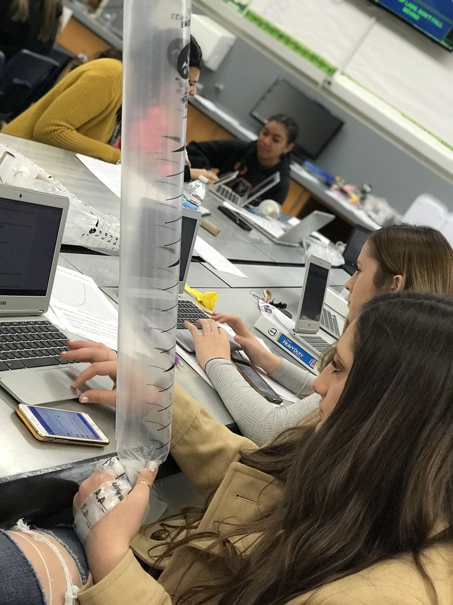 DavidENorman's tweet photo. #AnatPhys physiology of Respiration w/ Lung Volume Bags, Nasal air temp &amp; digital spirometers @VernierST 

Next week is connecting to COPD, Asthma &amp; Cystic Fibrosis. https://t.co/lRAjLoBEql