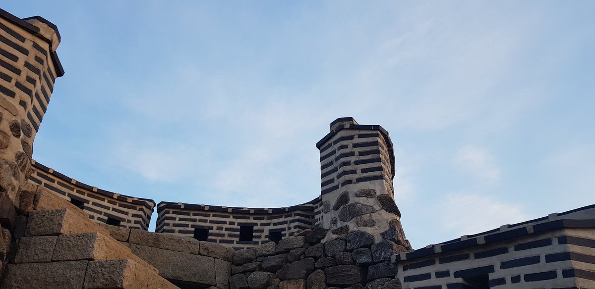 남한산성 연주봉옹성

'18.02.24(토) 07:17 모란장날

#성남시