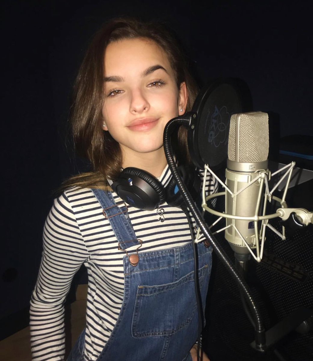 L2MOfficial's tweet photo. 🎙🎙🎙// @itsjennaraine https://t.co/K3Tnf75Wcz