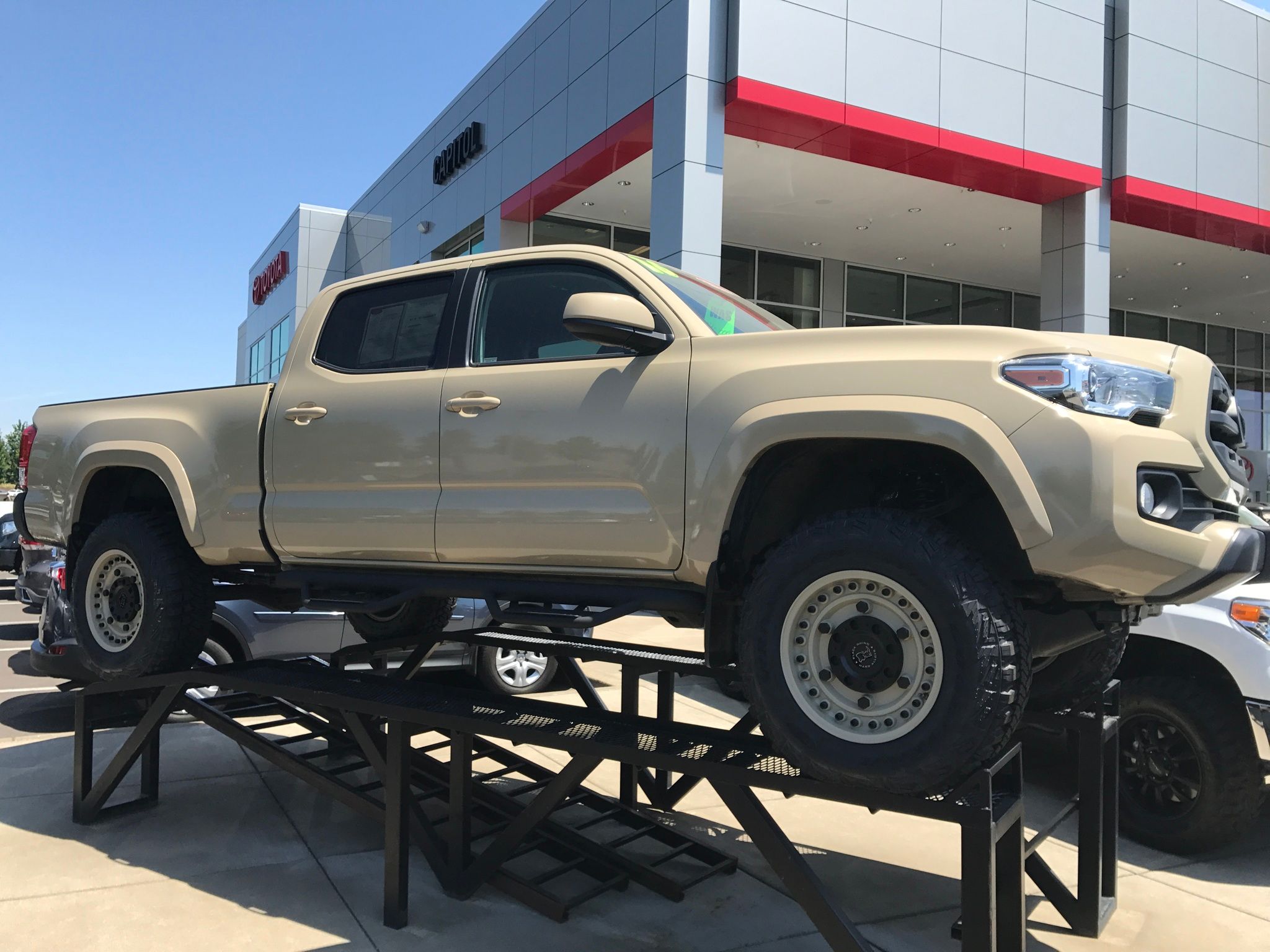 Custom Vehicle Designs Cvdauto Toyota Tacoma 18 Wheels Blackrhino Armory Desertsand